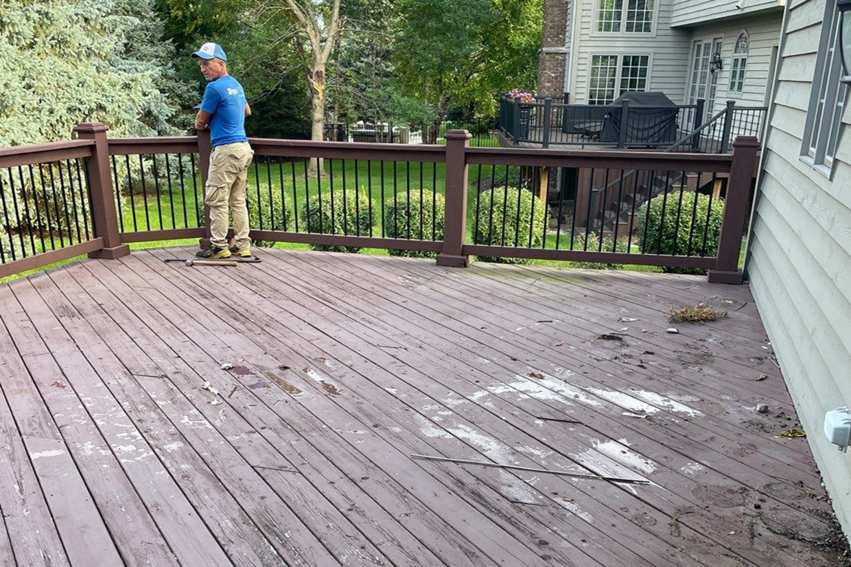 Contrasting Composite Decking 5