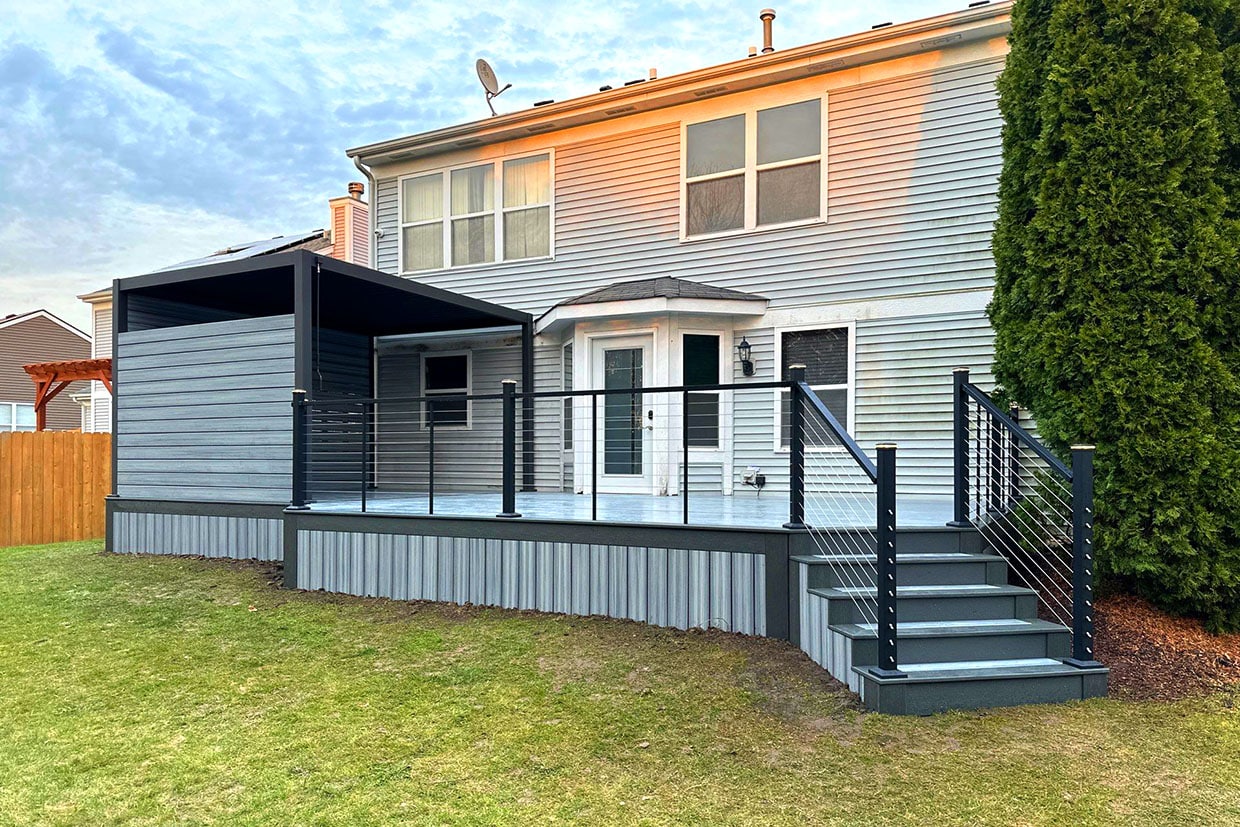 Large Deck In Woodstock 5