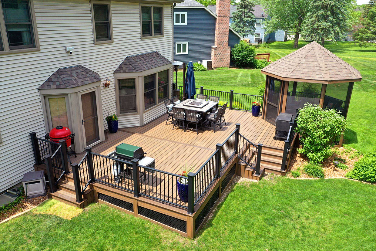 Composite Deck With Enclosed Porch 2