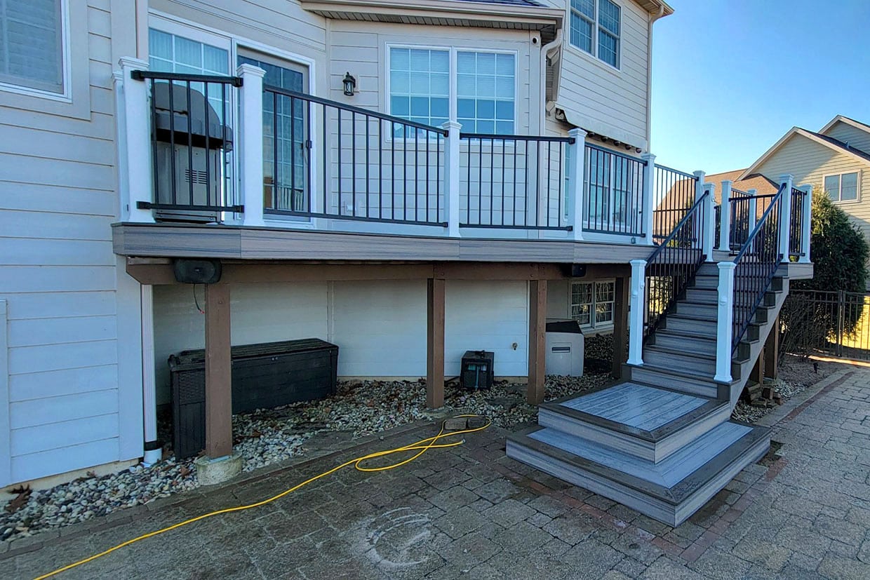 Spacious Composite Upper Deck