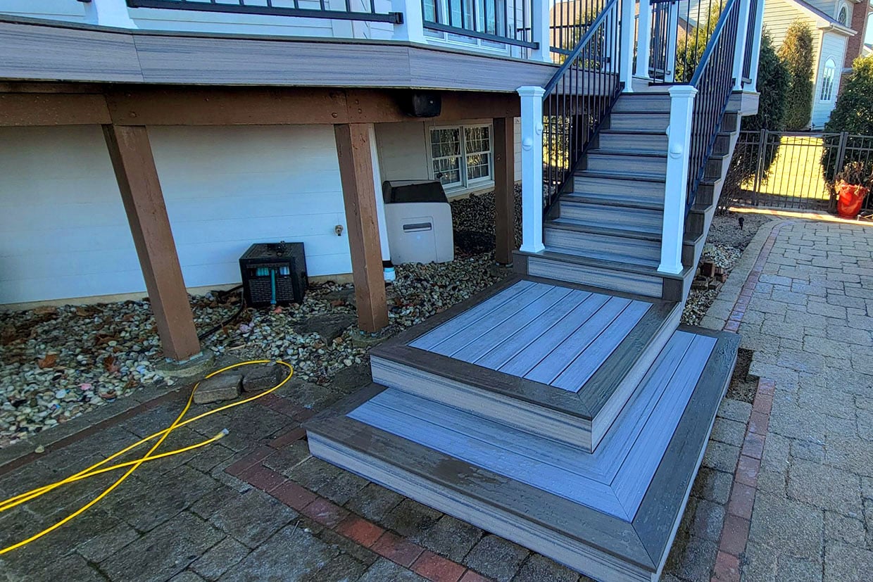 Spacious Composite Upper Deck