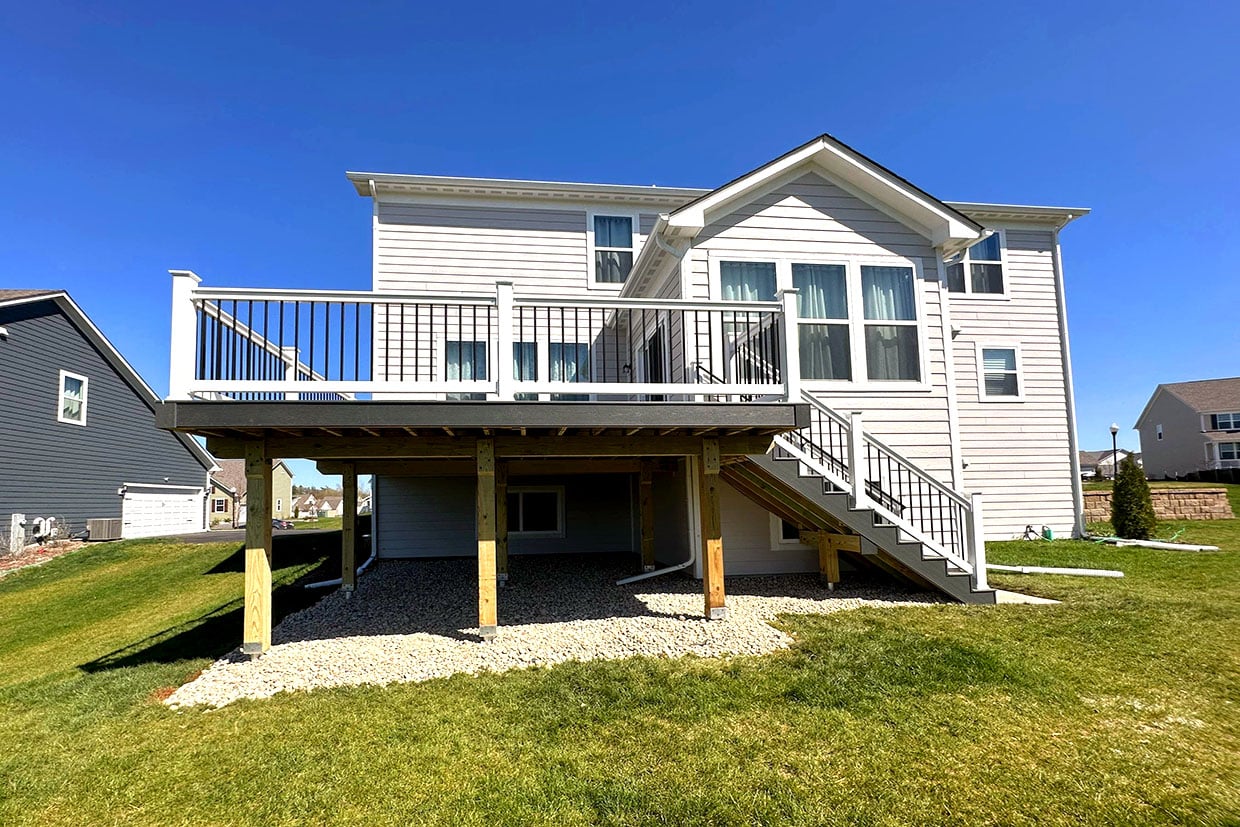 Deck Resurfacing With High Quality Composite Decking