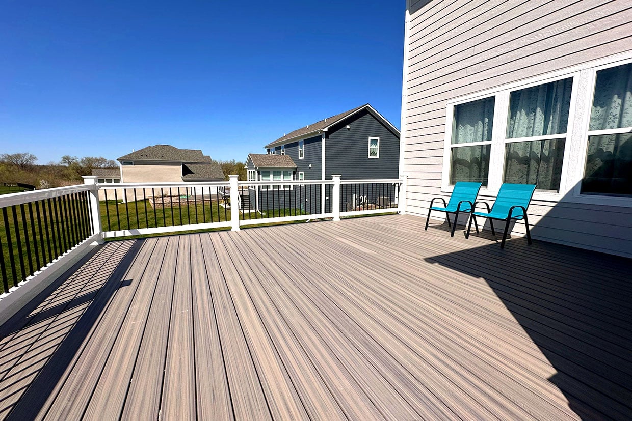 Deck Resurfacing With High Quality Composite Decking