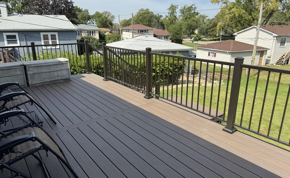 Composite Deck With Metal Railing And Balusters