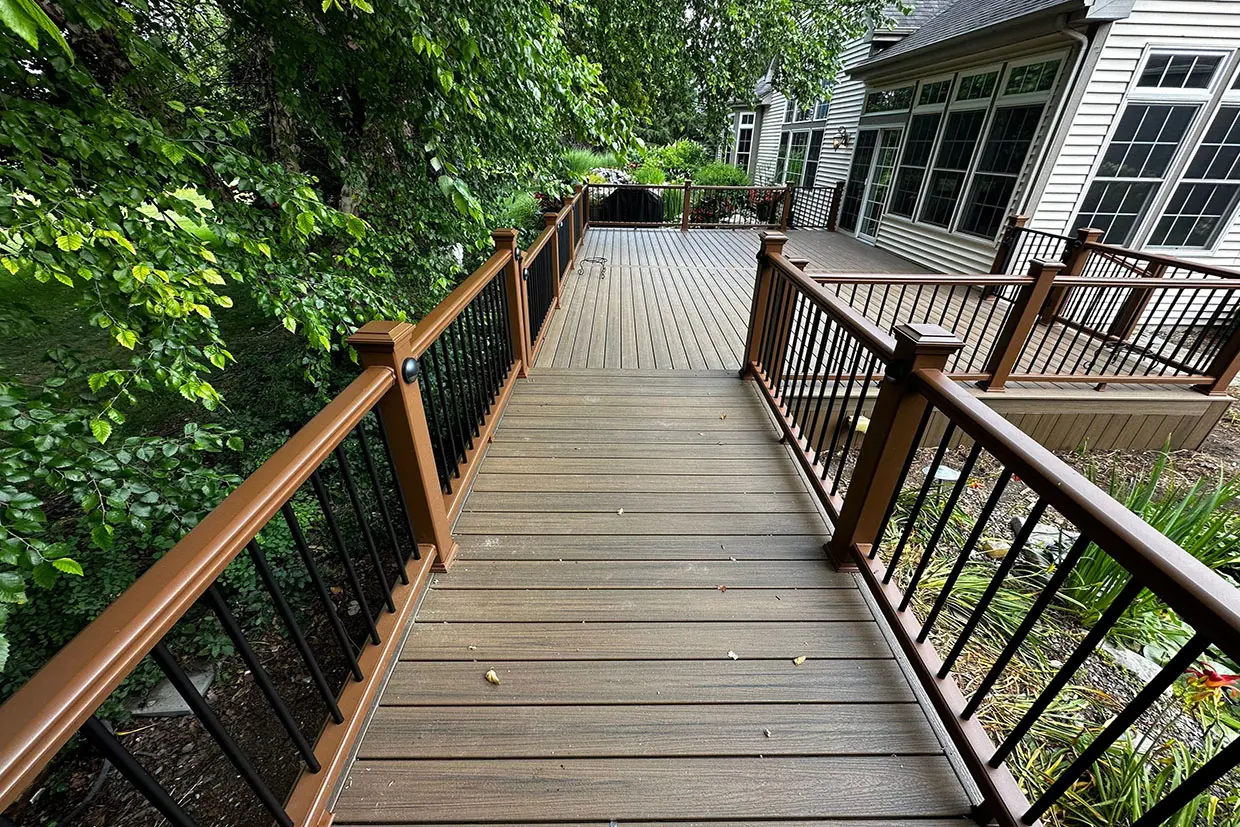 Deck With Enclosed Pergola 1