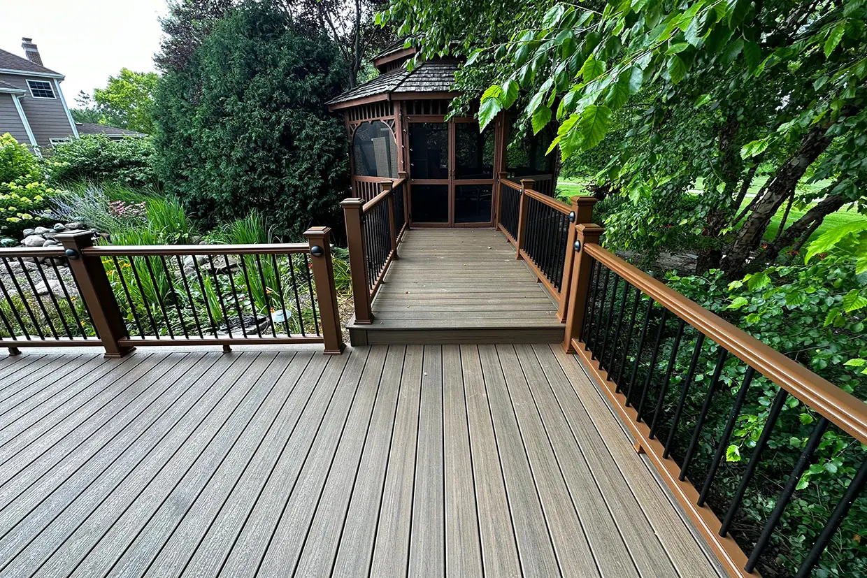 Deck With Enclosed Pergola 3