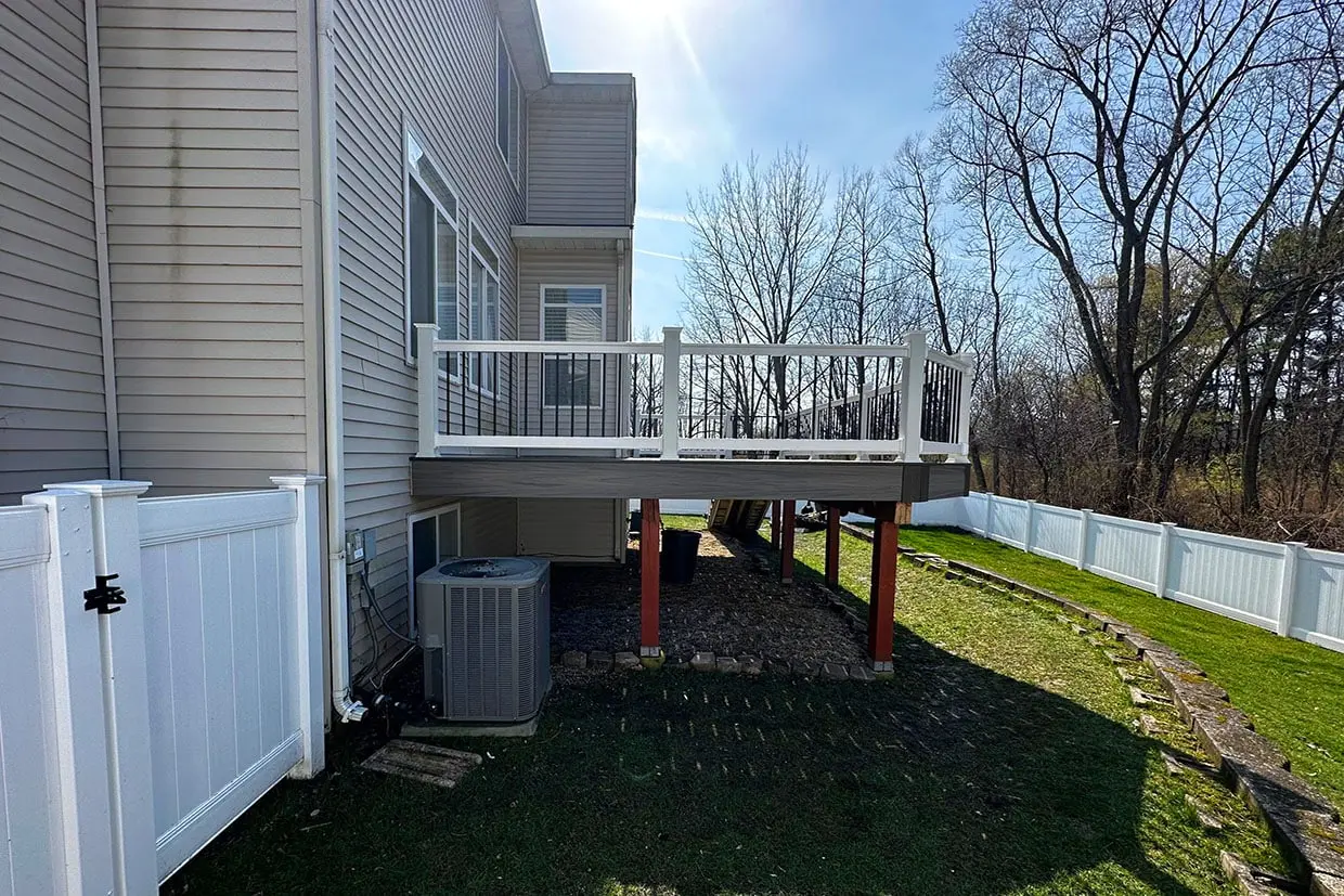 Peachtree-01 Modern New Deck 1