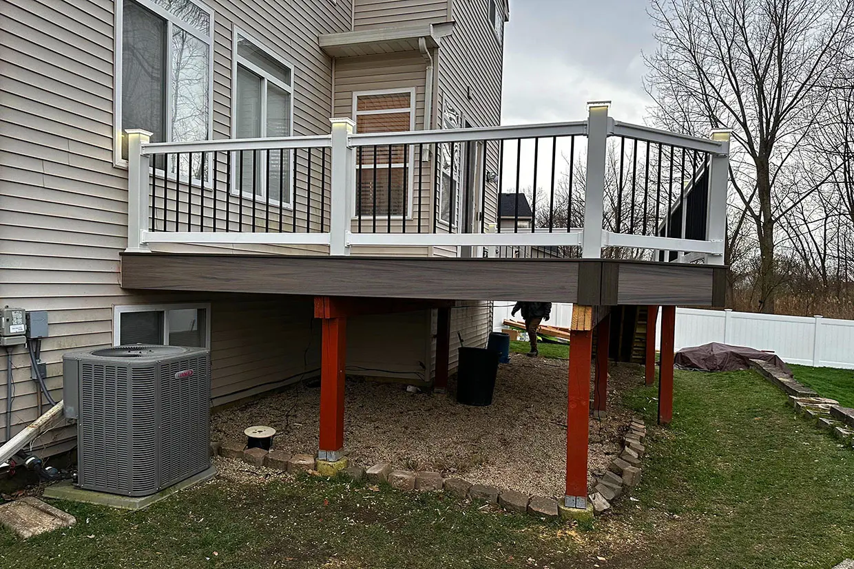 Peachtree-03 Modern New Deck 3