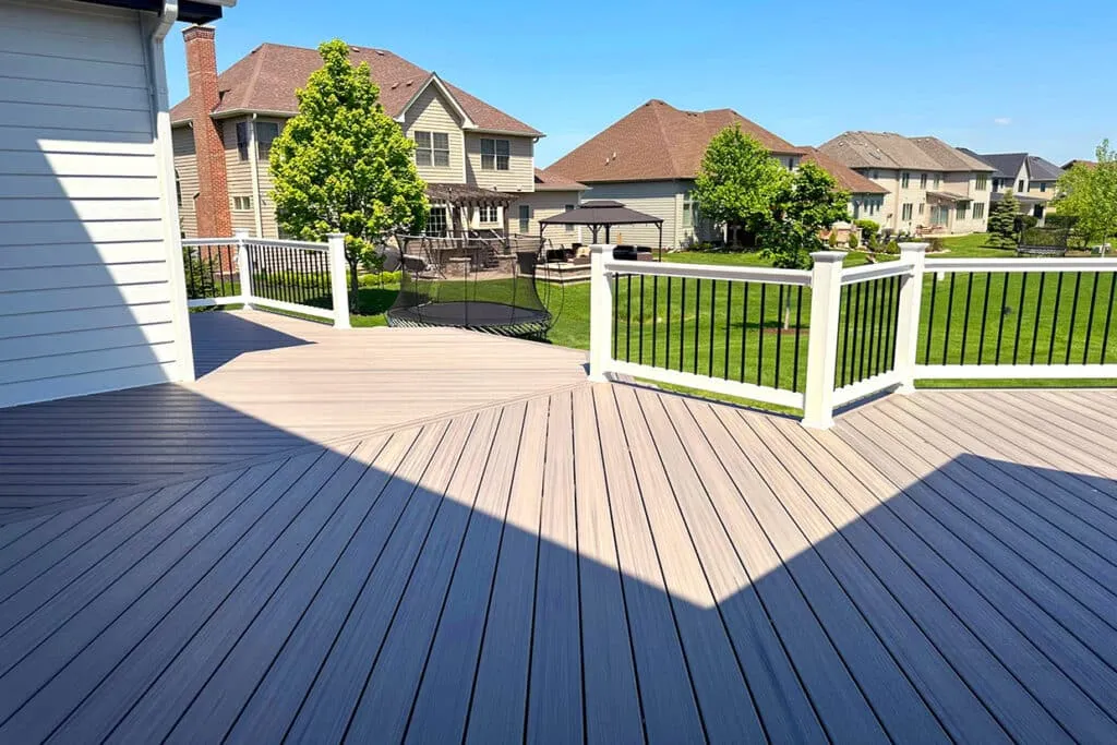 Suwanee-inspiration-05-1024x683 Modern Composite Deck 5