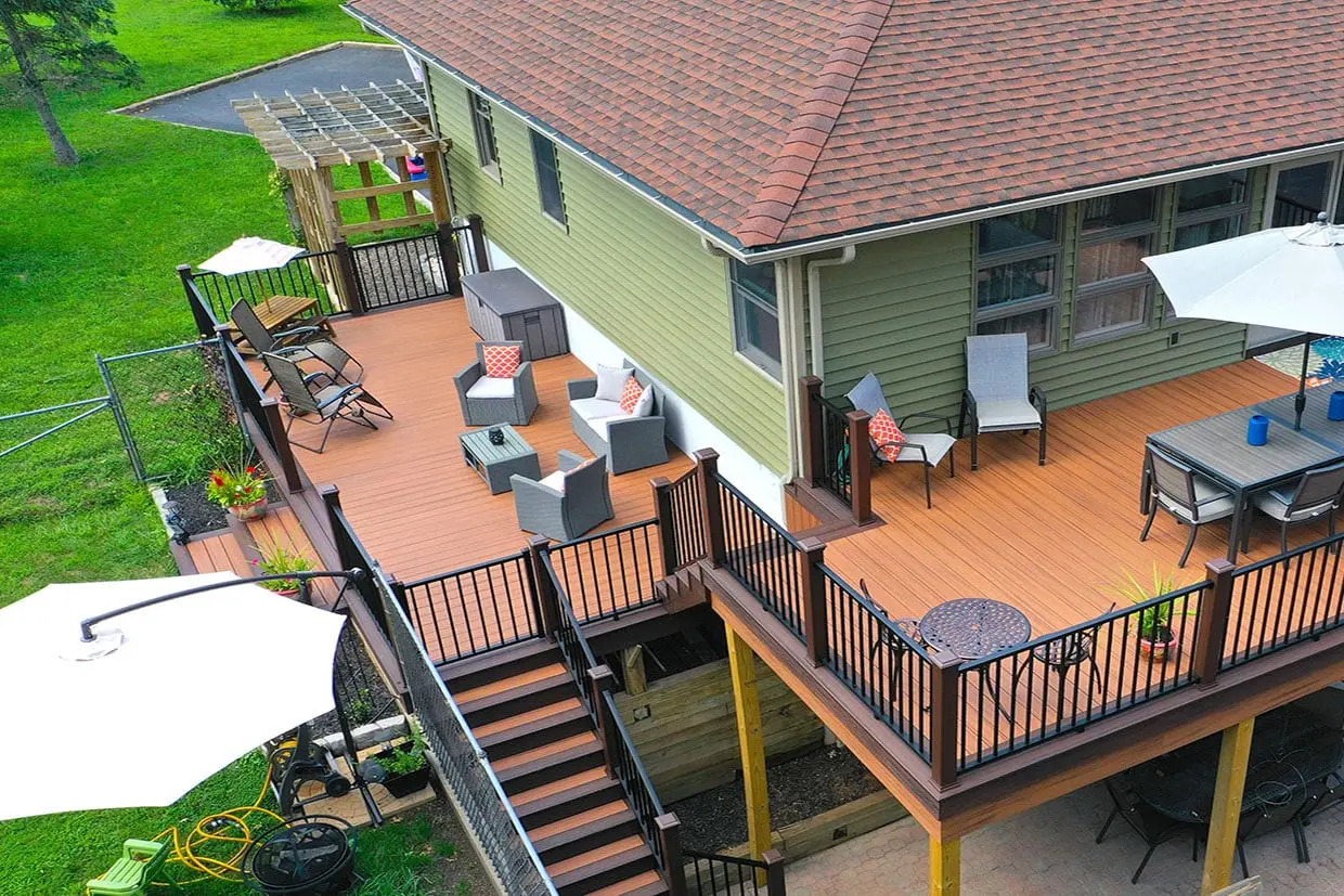 default Wrap-Around Multi-Tier Deck 2
