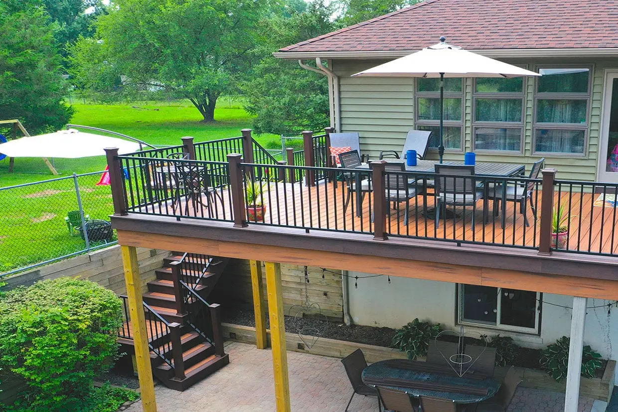 default Wrap-Around Multi-Tier Deck 3