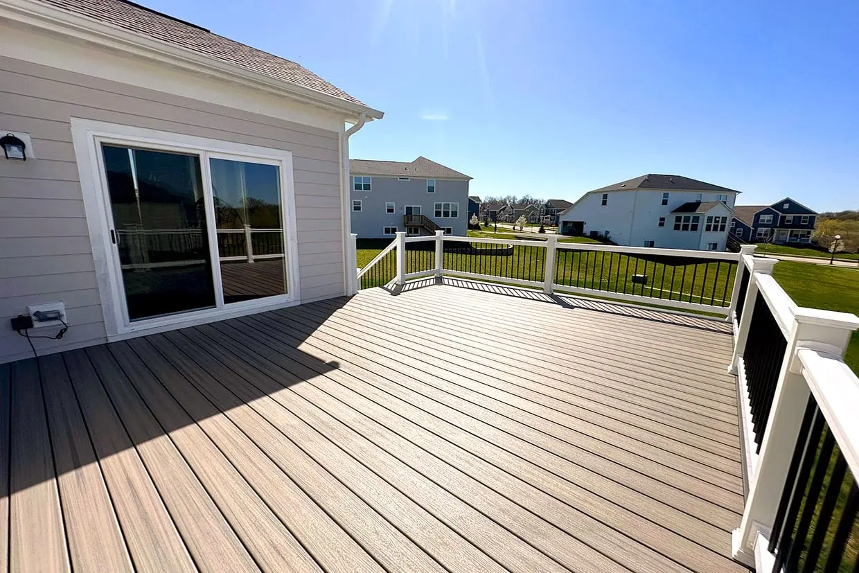 Duluth-03 Deck Resurfacing With High Quality Composite Decking