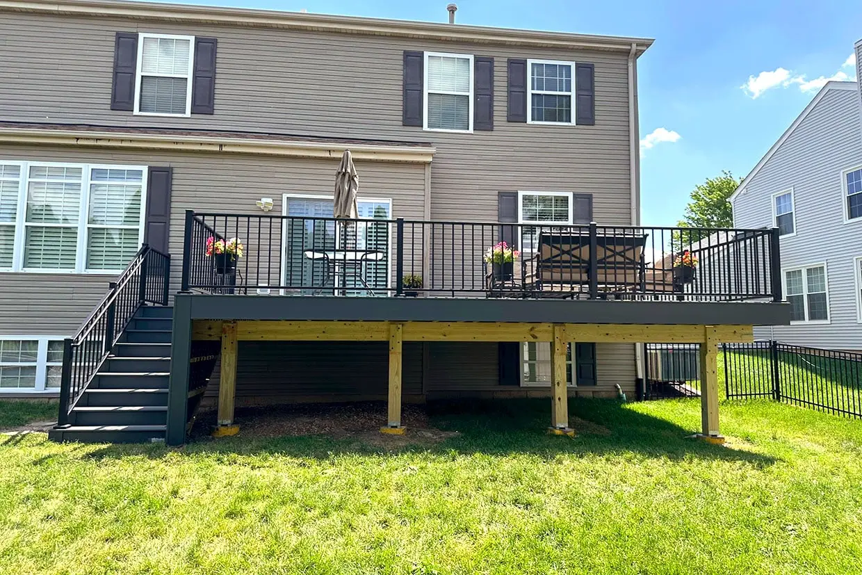 Tucker-02 Two-Toned Composite Deck 2