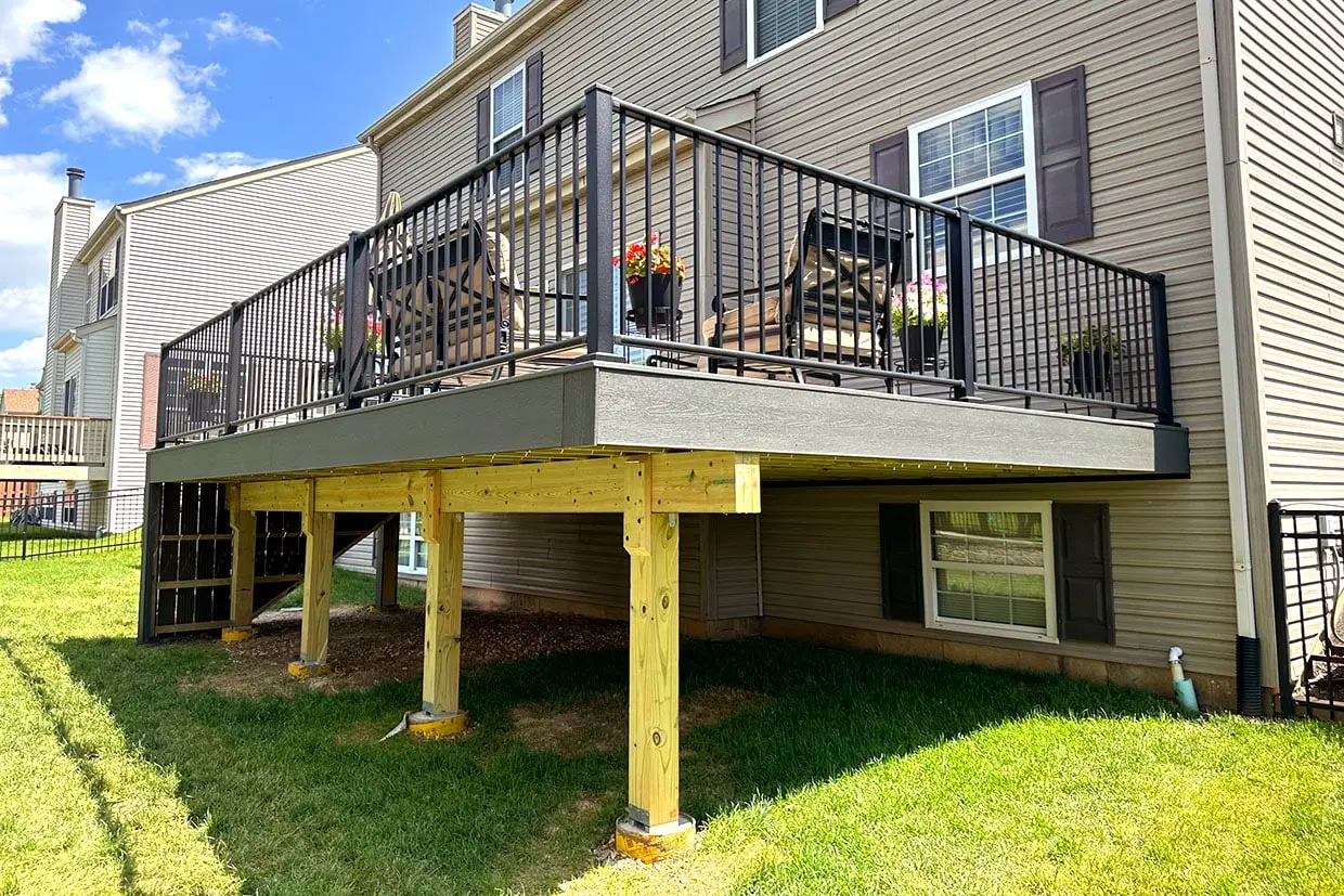 Tucker-04 Two-Toned Composite Deck 4
