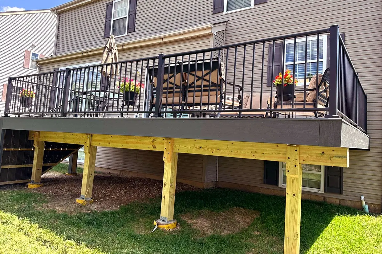 Tucker-08 Two-Toned Composite Deck 8