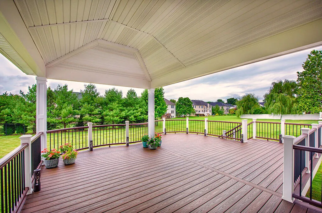 pvc vs composite decking 1 Royal Deck Composite Pvc Decking